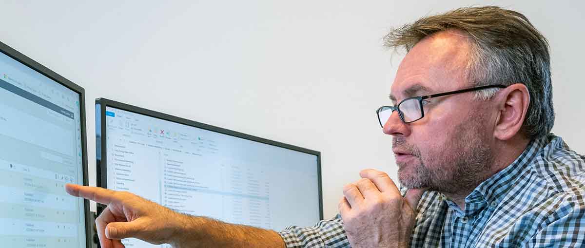 Visualisering af komplekst systemlandskab med forbundne datalag